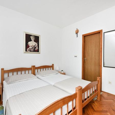 Adria Apartments Zara Esterno foto