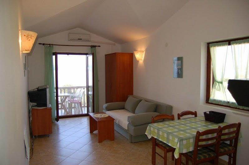 Adria Apartments Zara Esterno foto