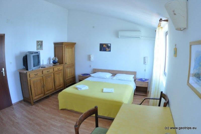 Adria Apartments Zara Esterno foto