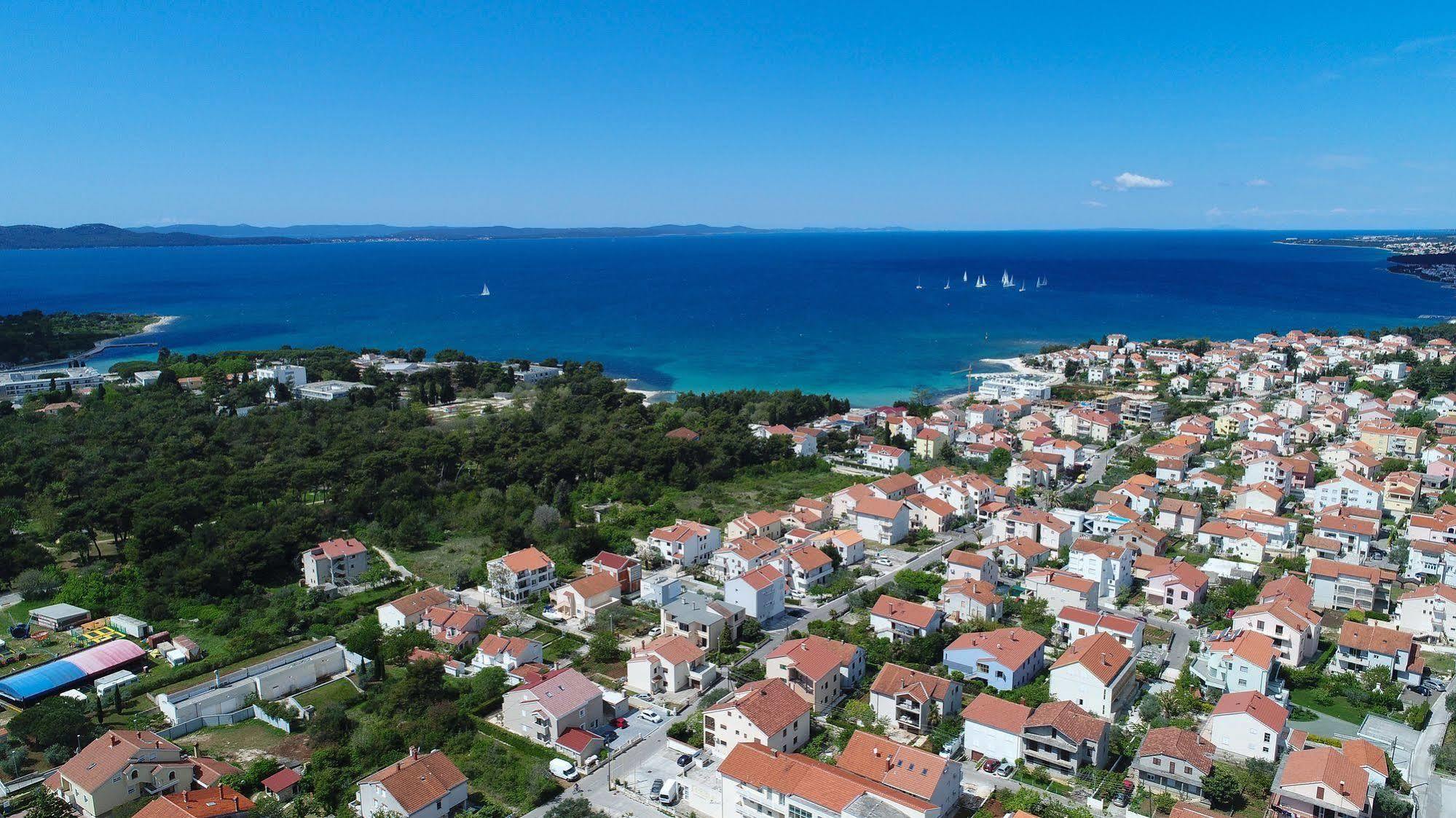 Adria Apartments Zara Esterno foto